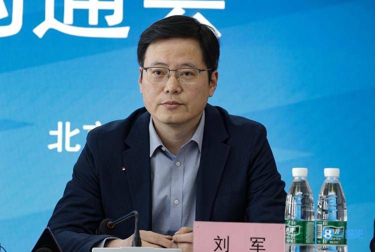 脱衣服的漂亮姐姐